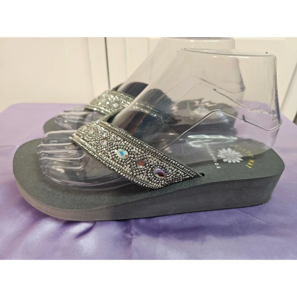 Yellow Box Cathy Gray Rhinestone Mellow Mat Wedge Flip Flops Womens Size 6 - Picture 2 of 5